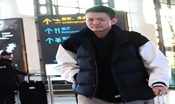 辽篮启程武汉打杯赛!众人严肃,姜宇星随队,继伟缺席,偶遇<a href=/special-topic/jilinzhibo target=_blank class=infotextkey>吉林</a>