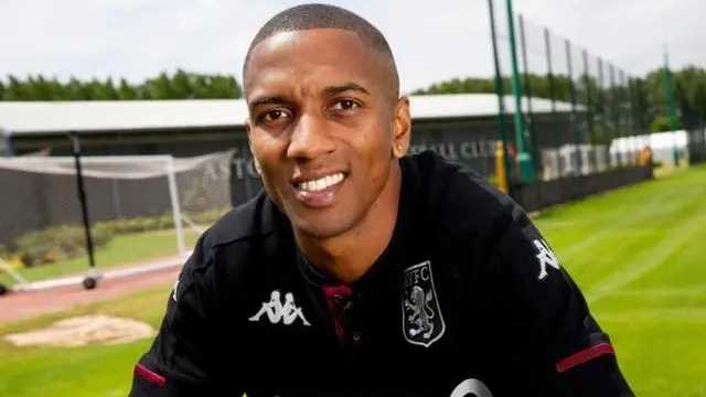 阿斯顿维拉-阿什利·扬(Ashley Young)的详细资料简介