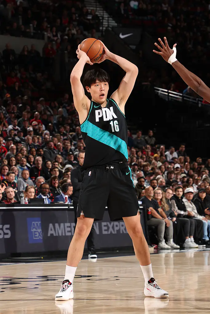 NBA生涯新高！杨瀚森替补出战9分5板3助 他值得更多出场时间！