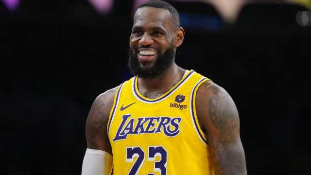 10分！险过剃头！41岁詹姆斯“死保”的纪录，真是NBA最难破的吗？