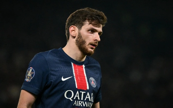 巴黎人报:克瓦拉茨赫利亚有望入选<a href=/soccer-live/ucl/ target=_blank class=infotextkey>欧冠</a>名单